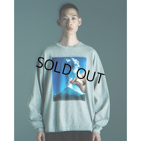 画像2: TIGHTBOOTH/VOLCANO L/S T-SHIRT（Gray） 【30%OFF】［プリント長袖T-23秋冬］ (2)
