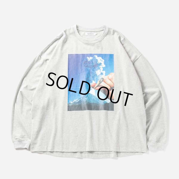 画像1: TIGHTBOOTH/VOLCANO L/S T-SHIRT（Gray） 【30%OFF】［プリント長袖T-23秋冬］ (1)