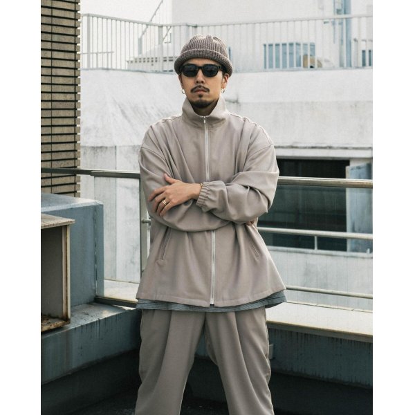 画像2: COOTIE PRODUCTIONS/T/W Gabardine Stand Collar Zip Up Jacket（Taupe）［T/WスタンドカラージップアップJKT-23秋冬］ (2)