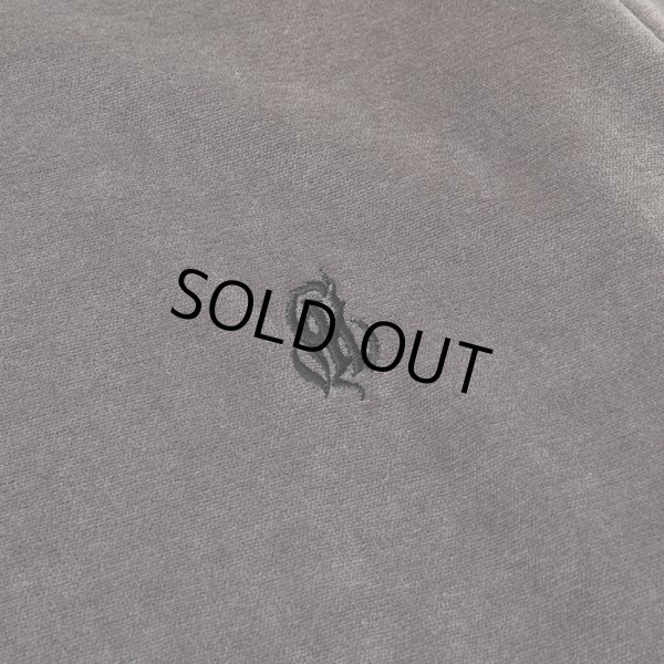 画像3: CALEE/EMBROIDERY VELOUR CREW NECK SW（CHARCOAL）［ベロアクルーネック-23秋冬］ (3)