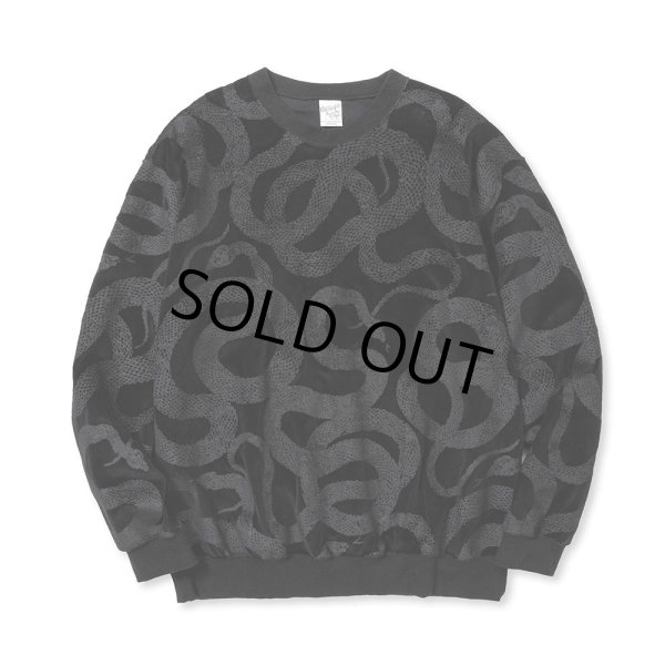 画像1: CALEE/ALLOVER SNAKE PATTERN VELOUR CREW NECK SW（BLACK）［ベロアクルーネックスウェット-23秋冬］ (1)