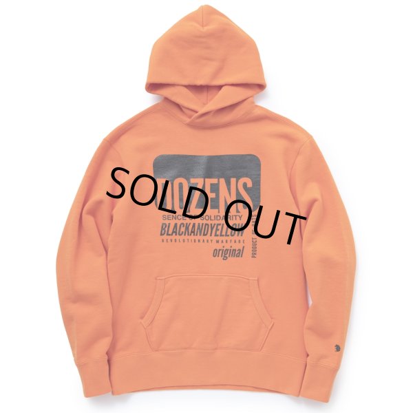 画像1: 【30%OFF】RATS/CROSS NECK HOODIE BLACK TAG（ORANGE）［プルオーバーパーカー-23秋冬］ (1)