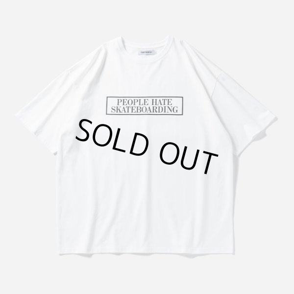 画像1: 【30%OFF】TIGHTBOOTH/PEOPLE HATE SKATE T-SHIRT（White）［プリントT-24春夏］ (1)