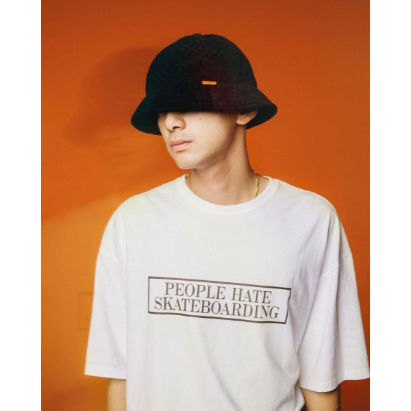 画像2: 【30%OFF】TIGHTBOOTH/PEOPLE HATE SKATE T-SHIRT（White）［プリントT-24春夏］ (2)