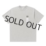 画像: BlackEyePatch/SIZE LABEL TEE（HEATER GRAY）