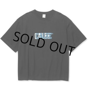 画像: 【30%OFF】CALEE/DROP SHOULDER CALEE BLUR LOGO TEE（BLACK）［ドロップショルダープリントT-24春夏］