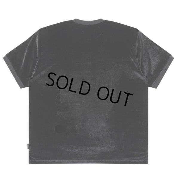 画像2: BlackEyePatch/HWC LABEL EMBROIDERED VELOUR V NECK S/S SHIRT（BLACK） (2)