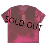 画像: BlackEyePatch/HWC LABEL EMBROIDERED VELOUR V NECK S/S SHIRT（BURGUNDY）