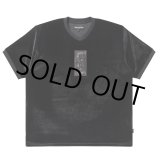 画像: BlackEyePatch/HWC LABEL EMBROIDERED VELOUR V NECK S/S SHIRT（BLACK）