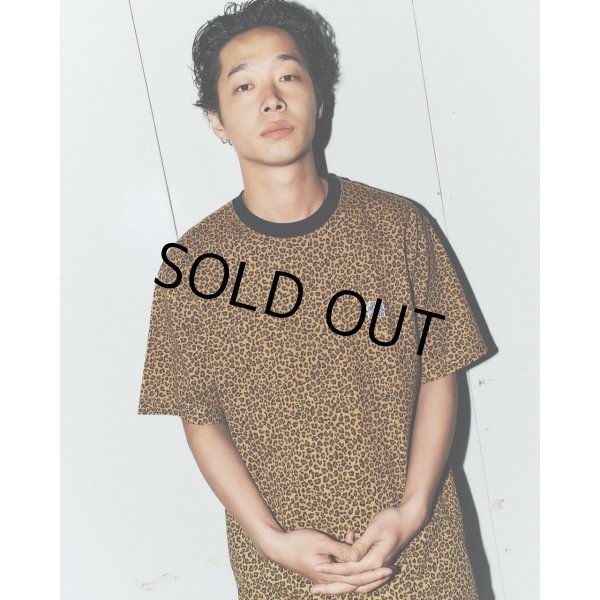 画像3: BlackEyePatch/OG LABEL LEOPARD PATTERNED TEE（MULTI） (3)