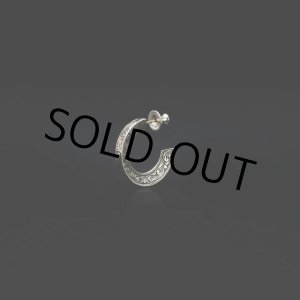 画像: ANTIDOTE BUYERS CLUB/Engraved Triangle Earring（Silver）