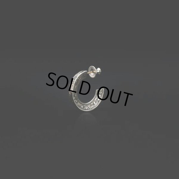 画像1: ANTIDOTE BUYERS CLUB/Engraved Triangle Earring（Silver） (1)