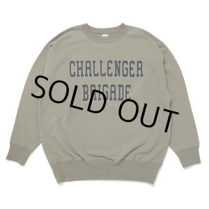 画像: CHALLENGER/COLLEGE LOGO C/N SWEAT（KHAKI）［クルーネックスウェット-24秋冬］