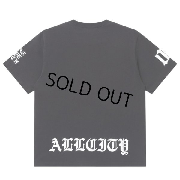 画像2: BlackEyePatch/HEAVY BLACKLETTERS TEE（BLACK） (2)
