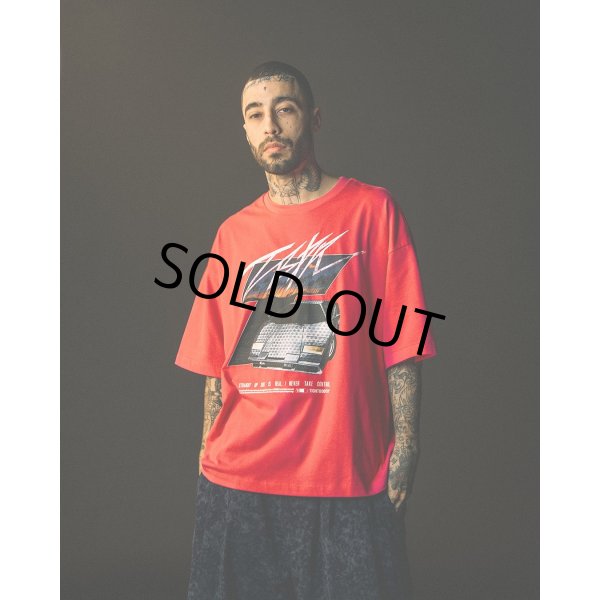 画像2: 【30%OFF】TIGHTBOOTH/INITIAL T T-SHIRT（Black）［プリントT-24秋冬］ (2)