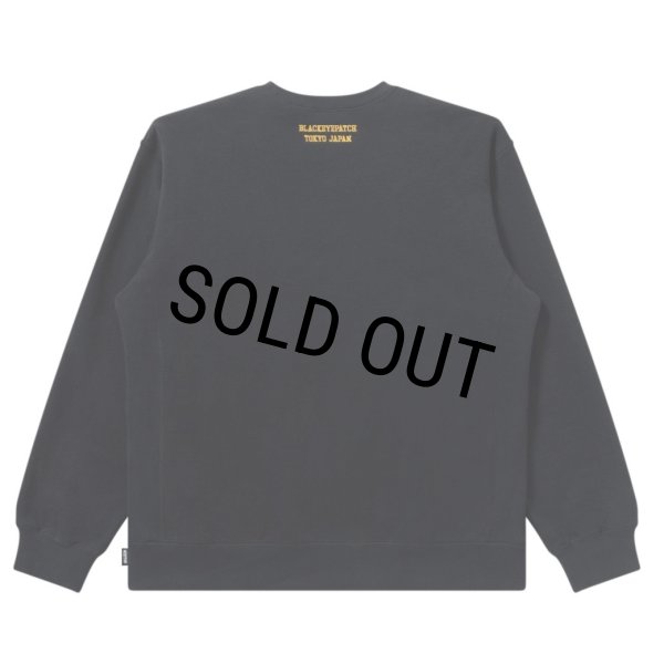 画像2: BlackEyePatch/B EMBLEM HEAVYWEIGHT CREW SWEAT（BLACK） (2)