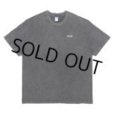 画像: CHALLENGER/PIGMENT LOGO TEE（PEPPER BLACK）［ピグメント染め刺繍T-25春夏］