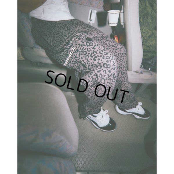 画像3: BlackEyePatch/TACTICAL LOGO LEOPARD CARGO PANTS（CHARCOAL） (3)