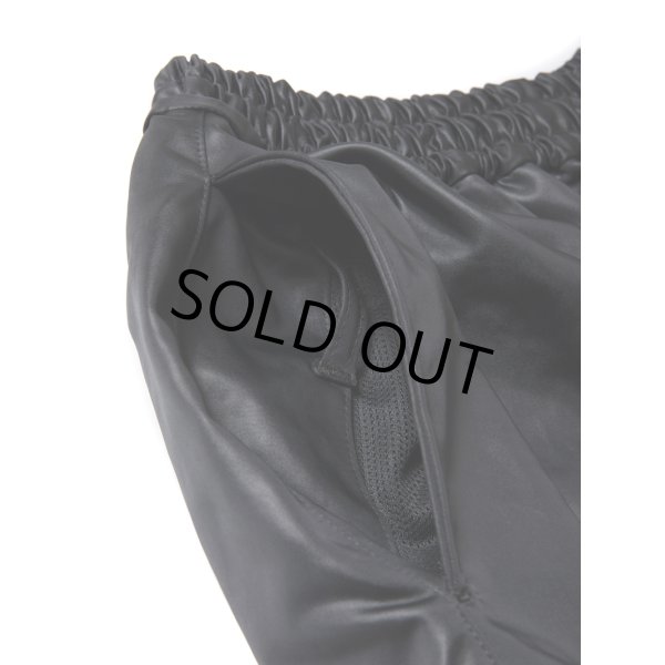画像4: COOTIE PRODUCTIONS/Damp Coated Satin Wide Track Pants（Black）［ワイドトラックパンツ-25春夏］ (4)