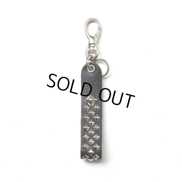 画像1: CALEE/STUDS LEATHER FLAT KEY RING（BLACK）［フラットキーリング-25春夏］ (1)