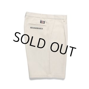 画像: WACKO MARIA/DICKIES / PLEATED SHORT TROUSERS（OFF WHITE）［ワンタックショートトラウザース-25春夏］