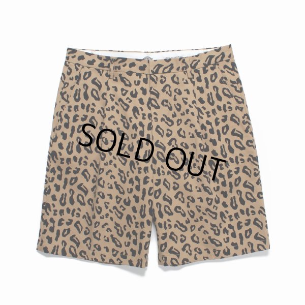 画像2: WACKO MARIA/DICKIES / LEOPARD PLEATED SHORT TROUSERS（BEIGE）［レオパードワンタックショートトラウザース-25春夏］ (2)