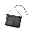 画像1: CALEE/STUDS LEATHER ZIP SACOCHE（BLACK）［レザージップサコッシュ-25春夏］ (1)
