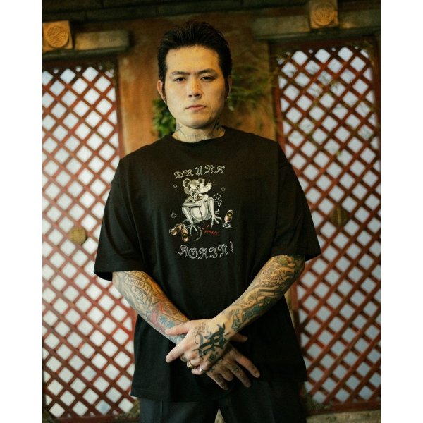 画像3: exodus/DRUNK AGAIN Tee（BLACK）［プリントT-25春夏］ (3)