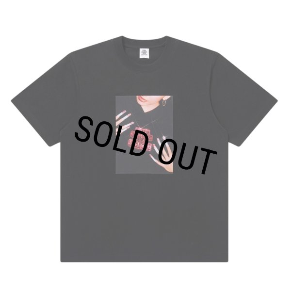 画像1: BlackEyePatch/FRONT ROW GEM PHOTO TEE（BLACK） (1)