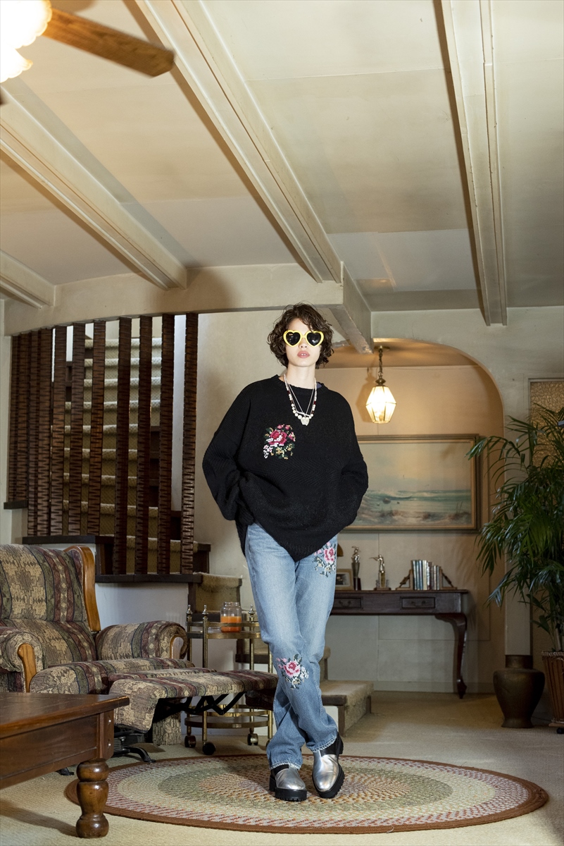 DAIRIKU/Flower Cross Embroidery Border Knit（ブラック）［フラワー 