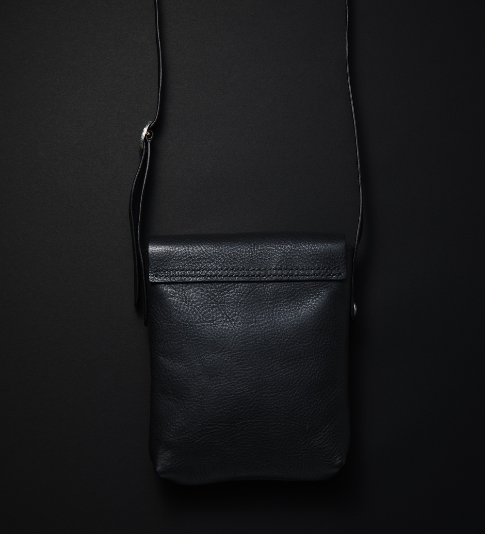 画像: ANTIDOTE BUYERS CLUB/Leather Compact Shoulder Bag（Black）