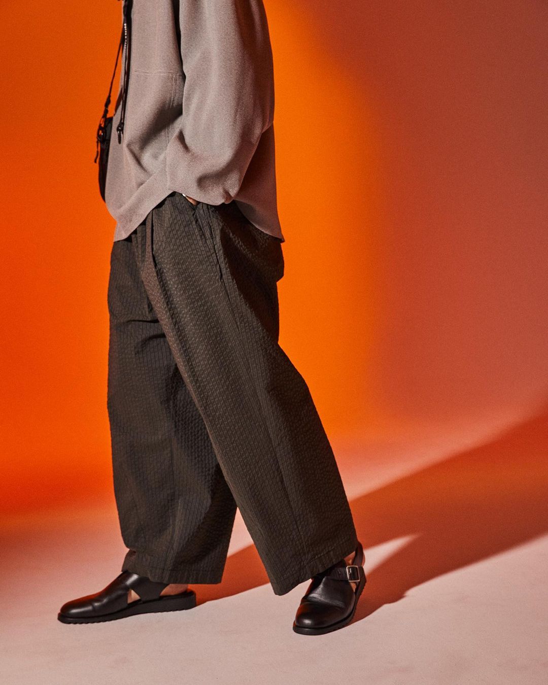 TIGHTBOOTH/SUCKER STRIPE BAGGY SLACKS（ブラック）［サッカー