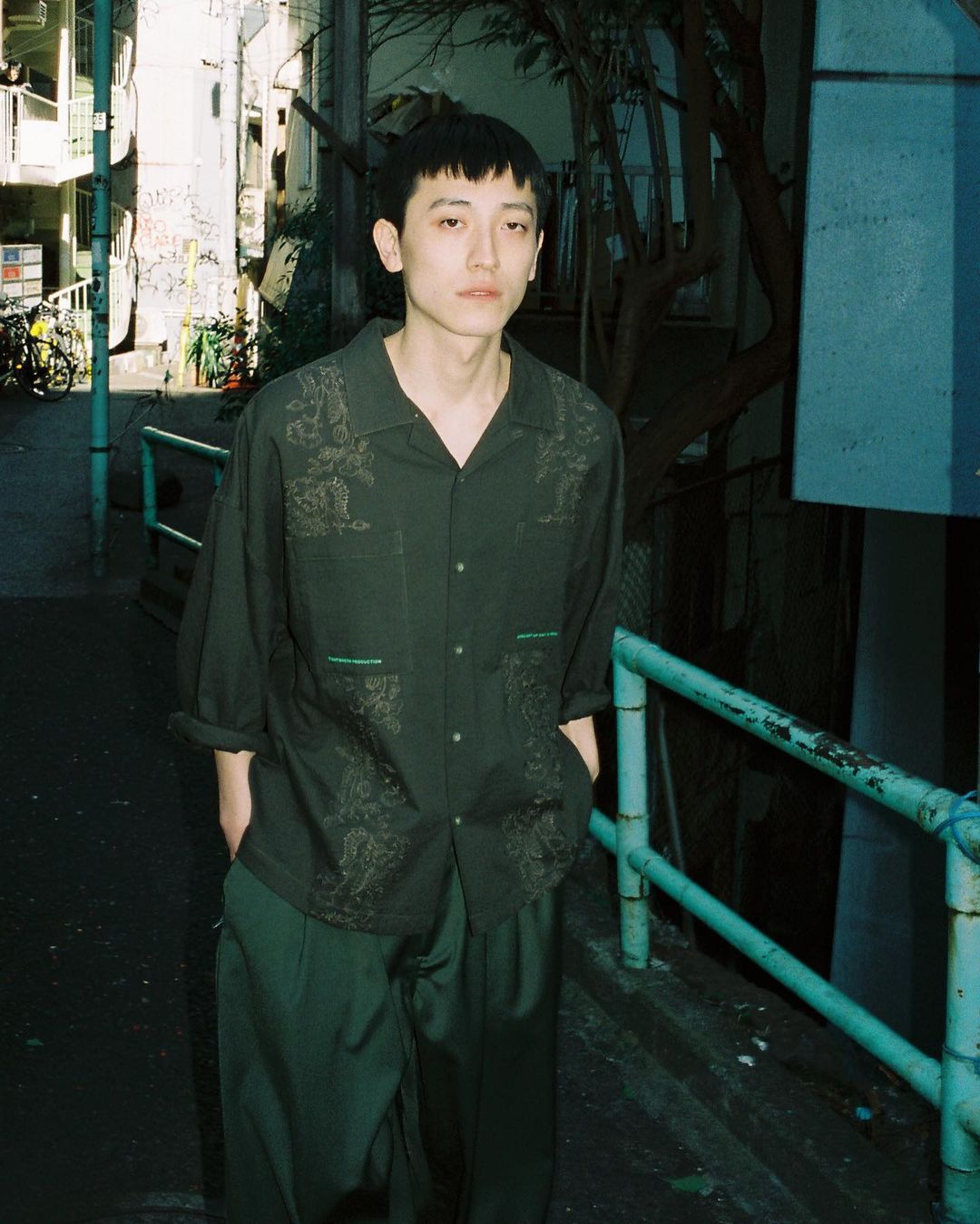 画像: TIGHTBOOTH/POPPY ROLL UP SHIRT（オリーブ）［ロールアップシャツ-22春夏］