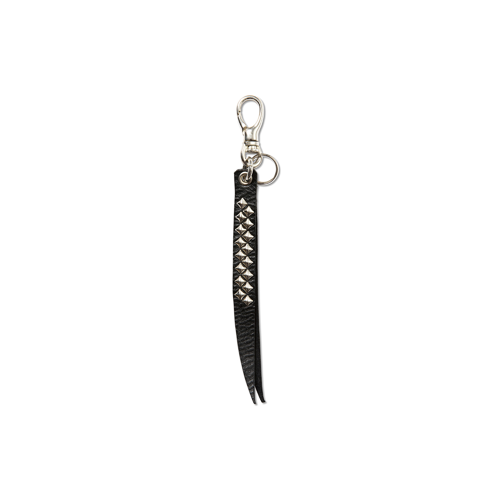 CALEE/Studs & Embossing assort leather key ring -E-（Black E 