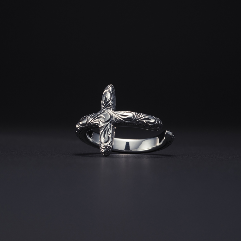 ANTIDOTE BUYERS CLUB/Engraved Cross Ring（Silver）［クロスリング