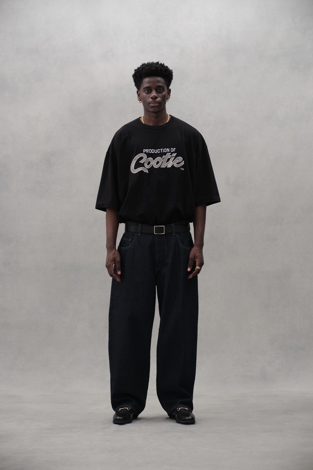 画像: COOTIE PRODUCTIONS/Embroidery Oversized S/S Tee（PRODUCTION OF COOTIE）（Black）［オーバーサイズT-23秋冬］