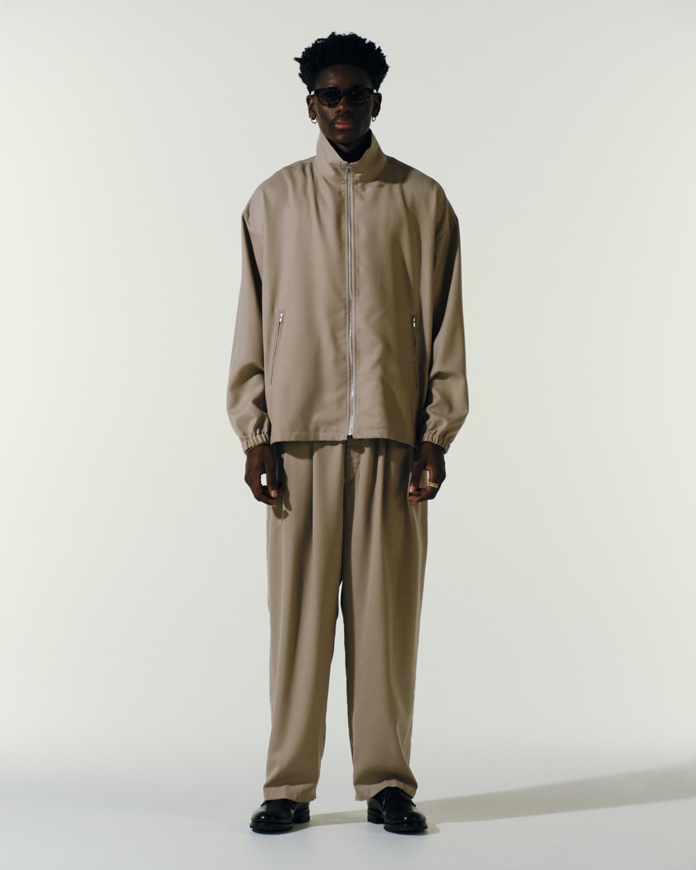 画像: COOTIE PRODUCTIONS/T/W Gabardine 2 Tuck Easy Pants（Taupe）［T/Wツータックイージーパンツ-23秋冬］