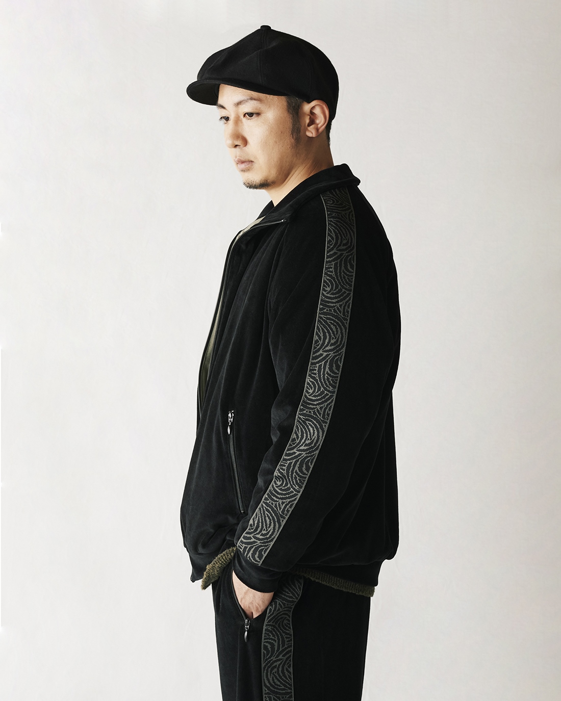 画像: CALEE/VELOUR TRACK JACKET＜SPIRAL JACQUARD PATTERN＞（BLACK） 【30%OFF】［ベロアトラックJKT-23秋冬］