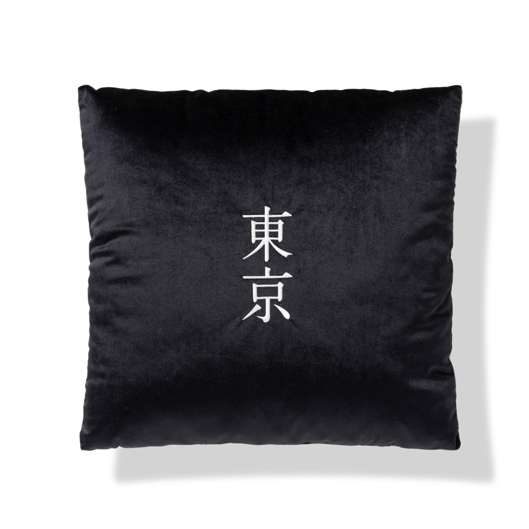 画像: BlackEyePatch/OG LABEL VELOUR CUSHION（BLACK）